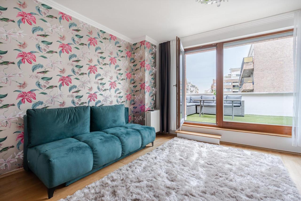 Penthouse Three Bedrooms, Three Balconies Apartment With Free Parking In Kiraly Street ブダペスト エクステリア 写真
