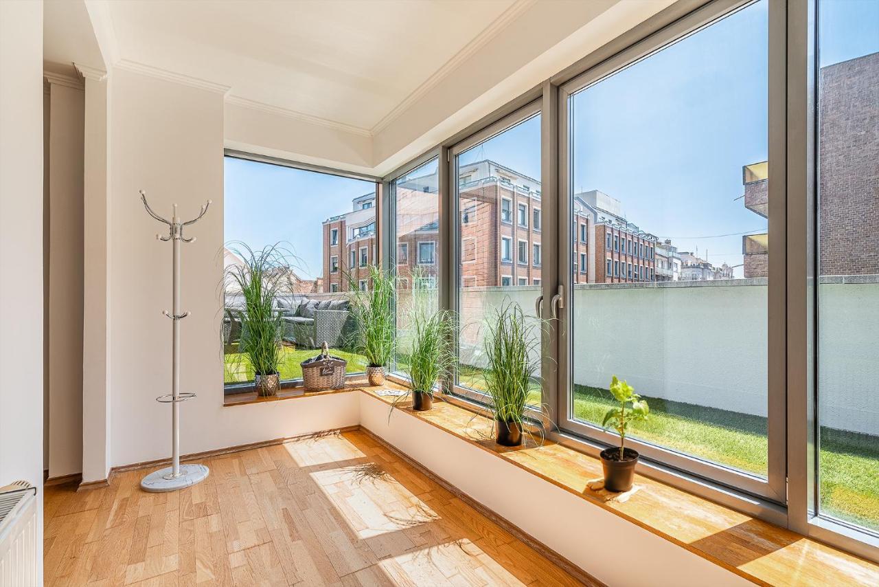 Penthouse Three Bedrooms, Three Balconies Apartment With Free Parking In Kiraly Street ブダペスト エクステリア 写真